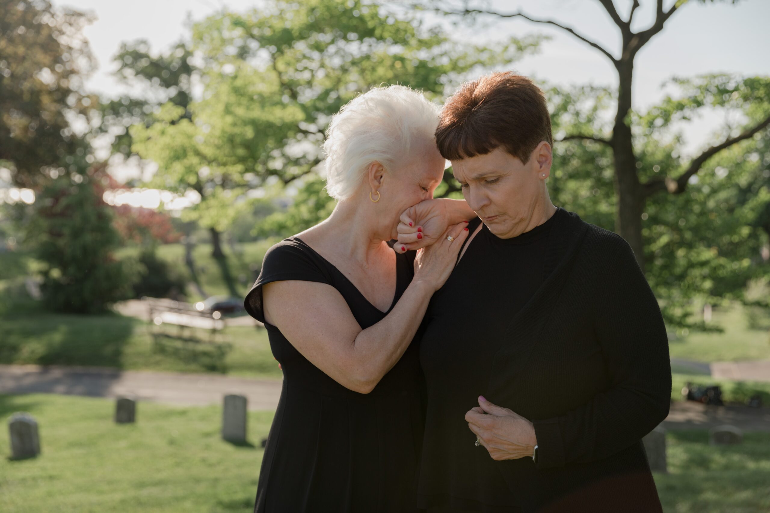 Decluttering and Bereavement – How to deal with material possessions and death.