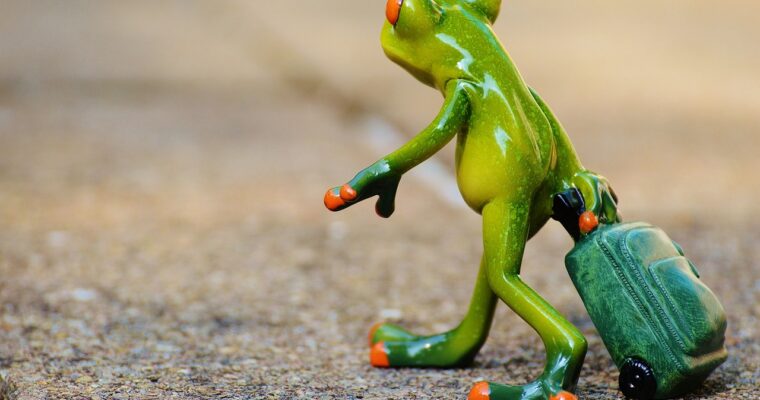 How to pack light when travelling